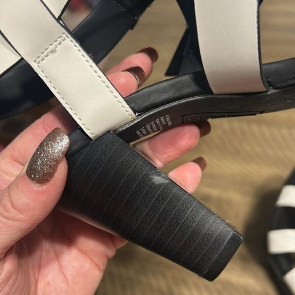 NWOT Christian Siriano strappy heels size 7 - Picture 10 of 14